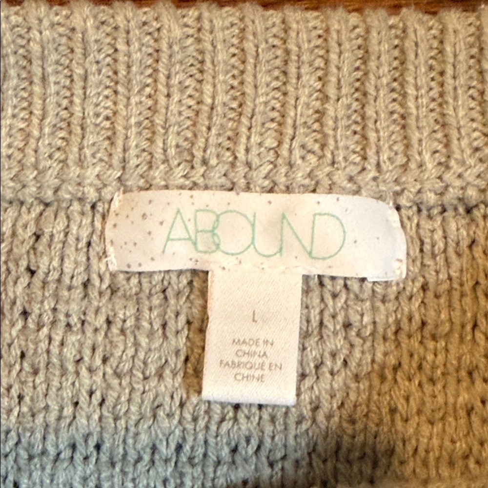 Women's Gray cropped Sweater size large - Picture 2 of 10